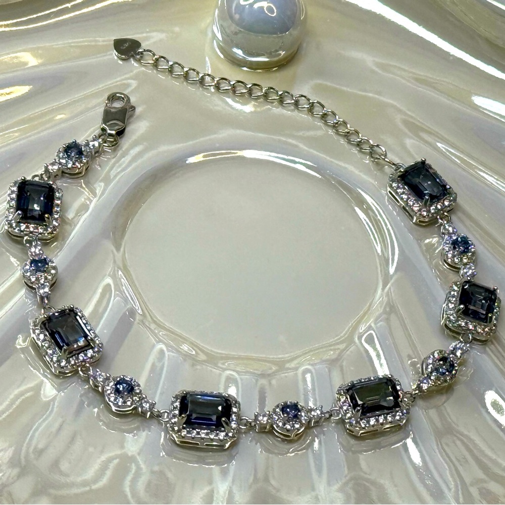 BI1 6CT Natural Emerald Cut Iolite Bracelet Rhodium plated Sterling Silver S925